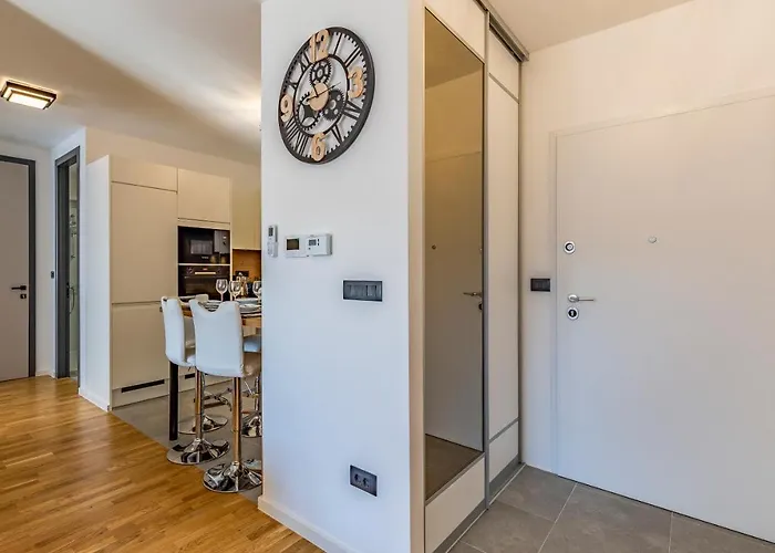 Jelena Apt. Lägenhet *