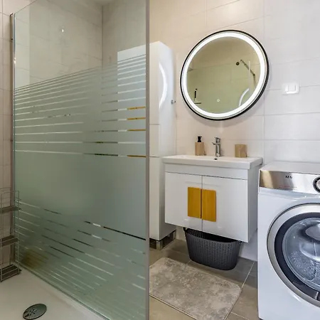 Jelena Apt. アパート