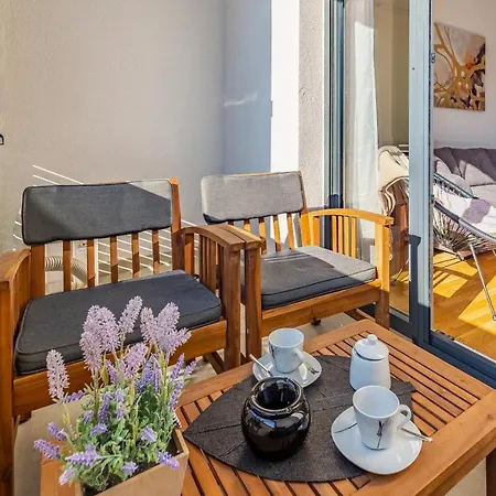 アパート Jelena Apt.